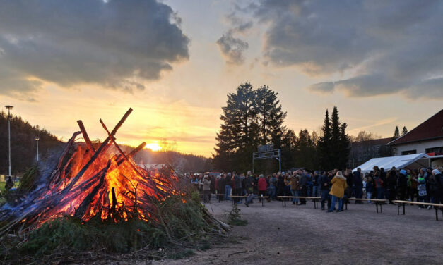 Ruhlaer Osterfeuer mit zahlreichen Besuchern