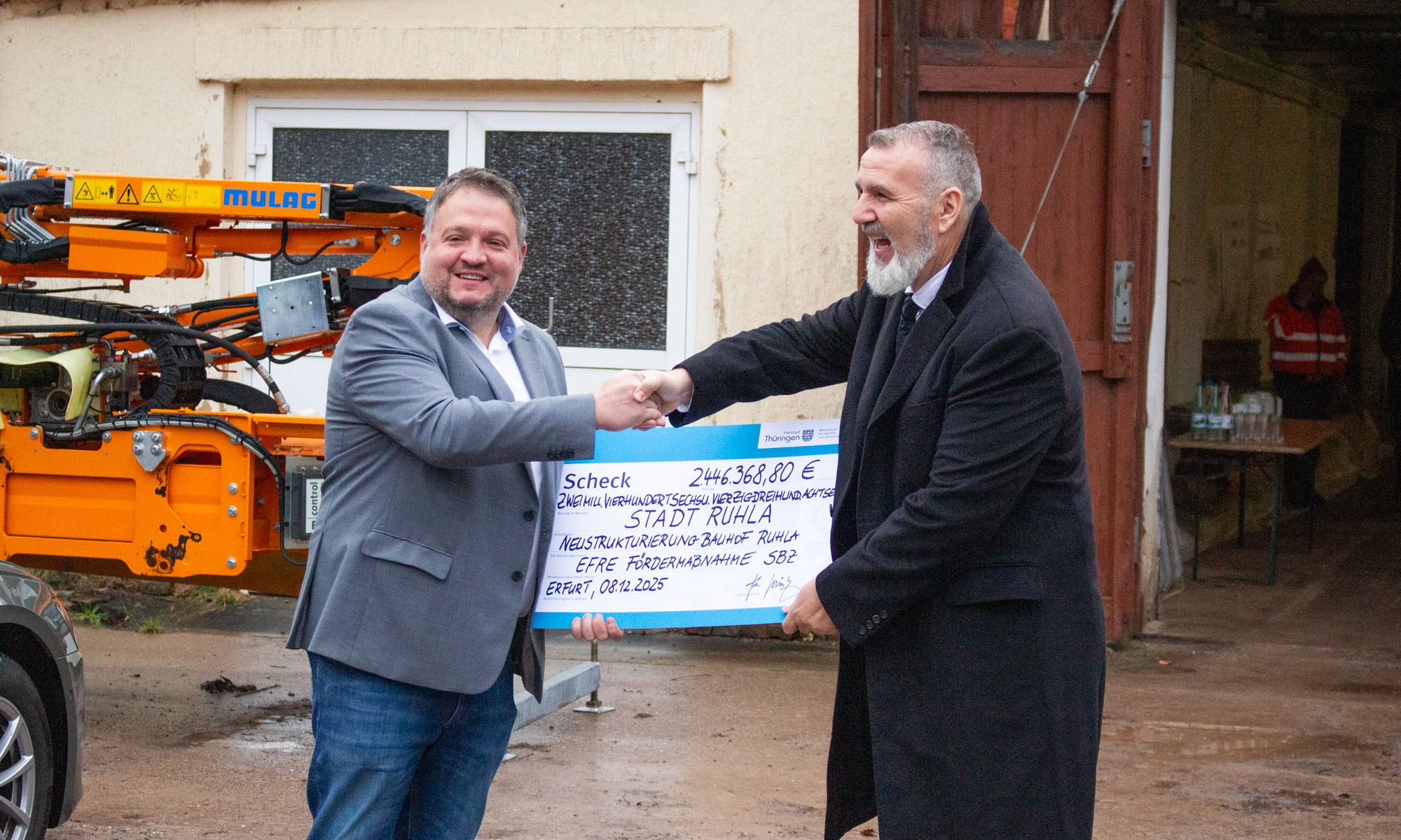Symbolische Fördermittel-Scheckübergabe für Neubau des Ruhlaer Bauhofes